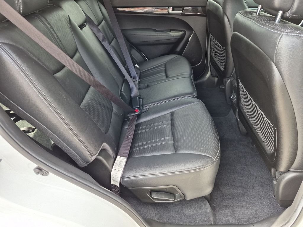 Used 2014 White Kia EX image 29