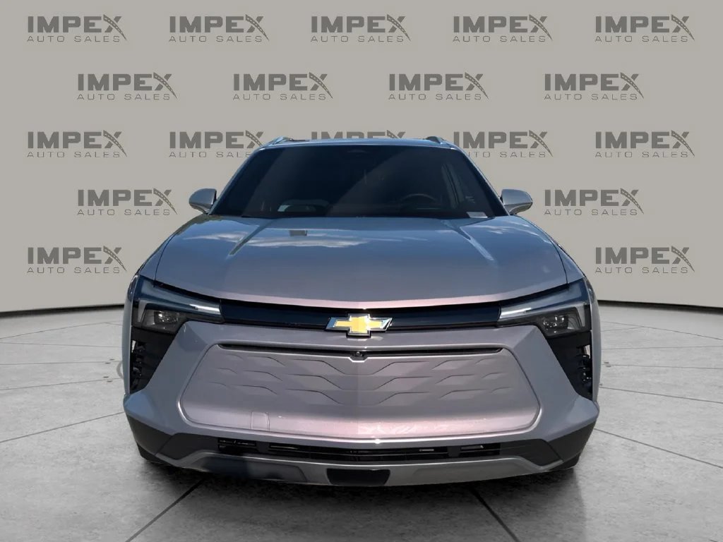 Used 2024 Gray Chevrolet LT image 8