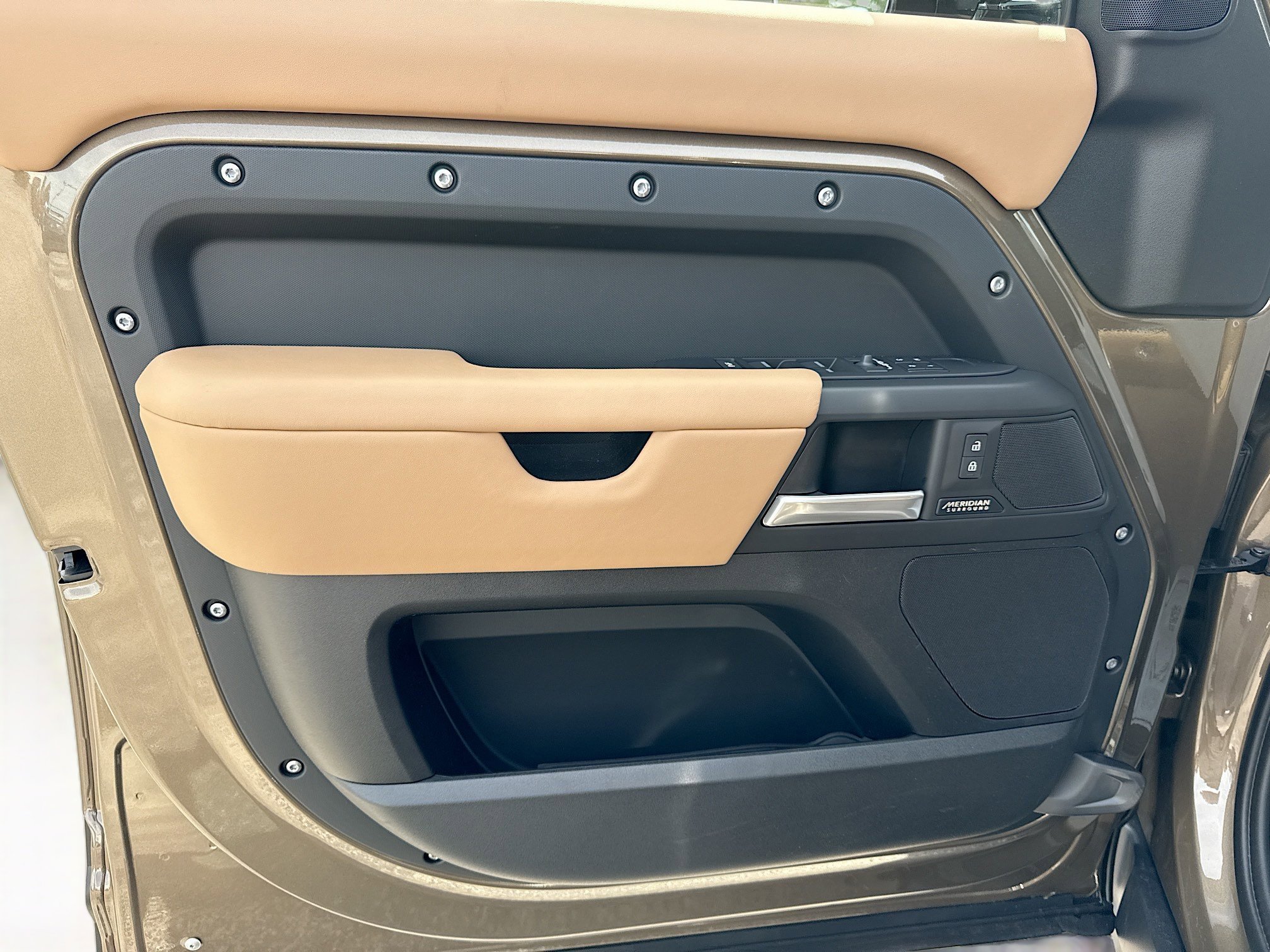 New 2026 Gondwana Stone LAND ROVER X-Dynamic SE image 21