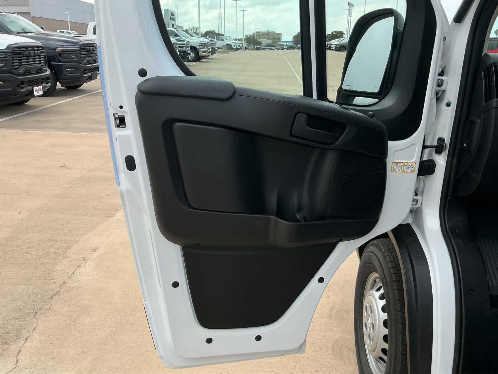 New 2026 Bright White Clear-Coat Exterior Paint RAM Tradesman image 14