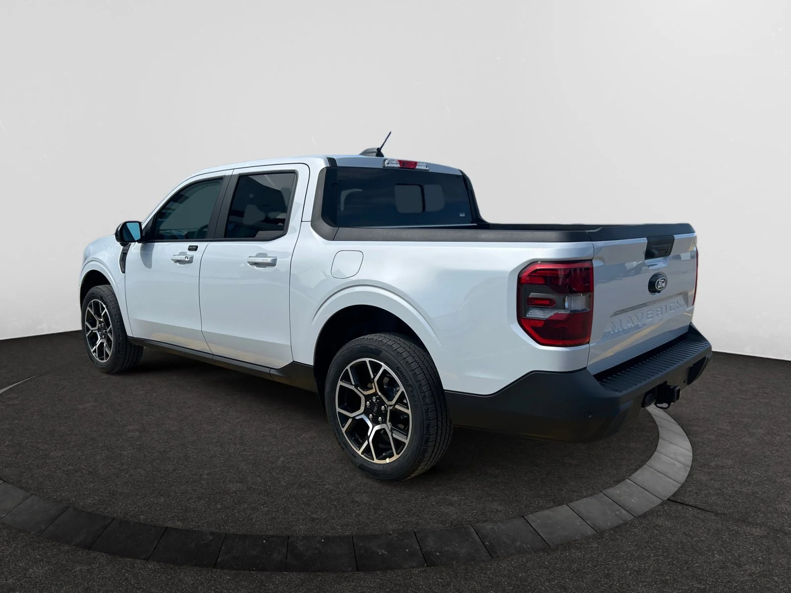 New 2026 Space White Metallic Ford Lariat image 3
