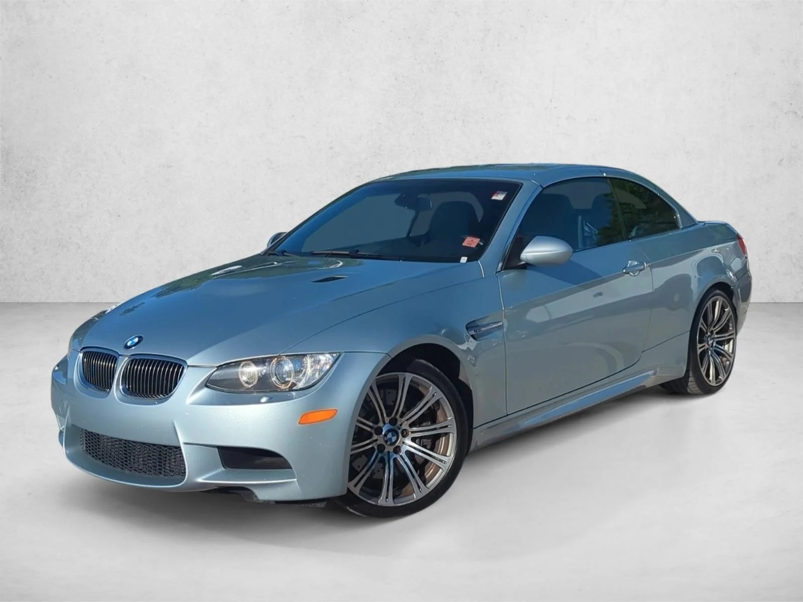 Used 2009 Silverstone Metallic BMW  image 1