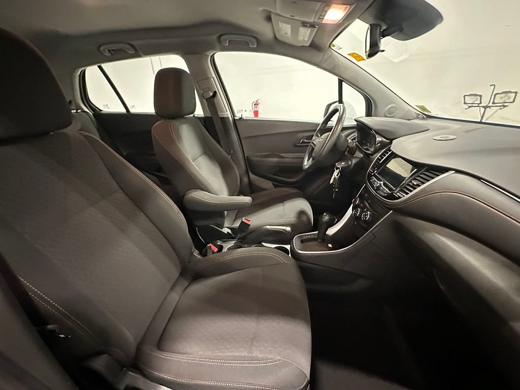 Used 2019 SUMMIT WHITE Chevrolet LS image 25