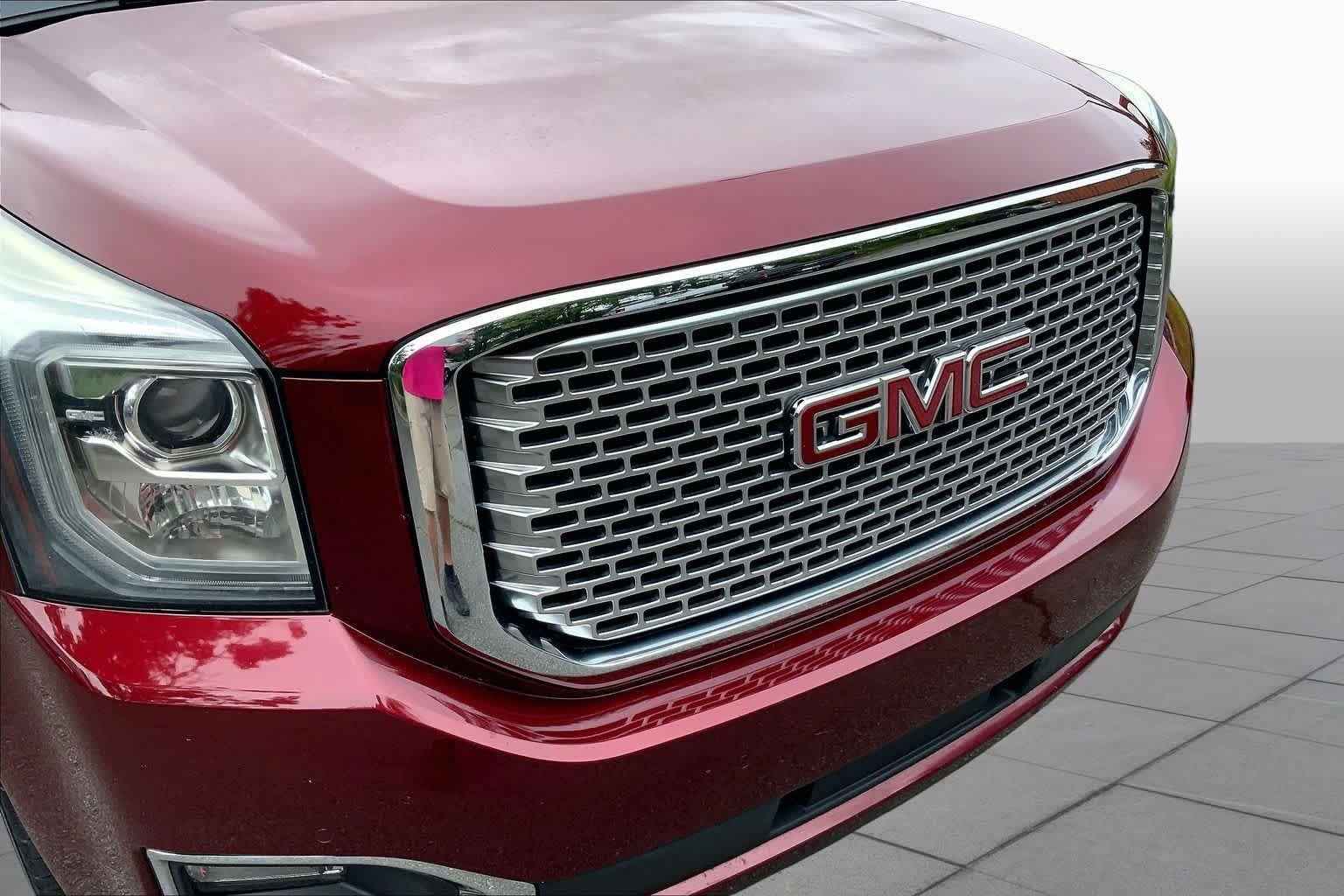 Used 2017 Crimson Red Tintcoat GMC Denali image 30