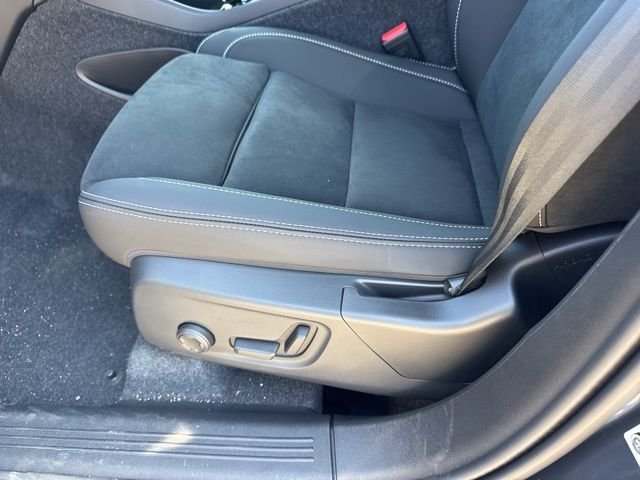2026 Volvo XC40 Ultra Black Edition - Photo 10
