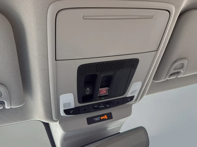 Used 2023 White Honda Touring image 35