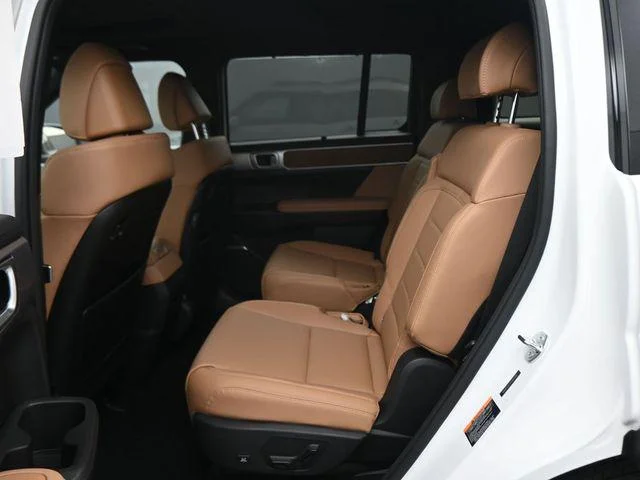 2026 Hyundai Santa Fe Limited - Photo 16
