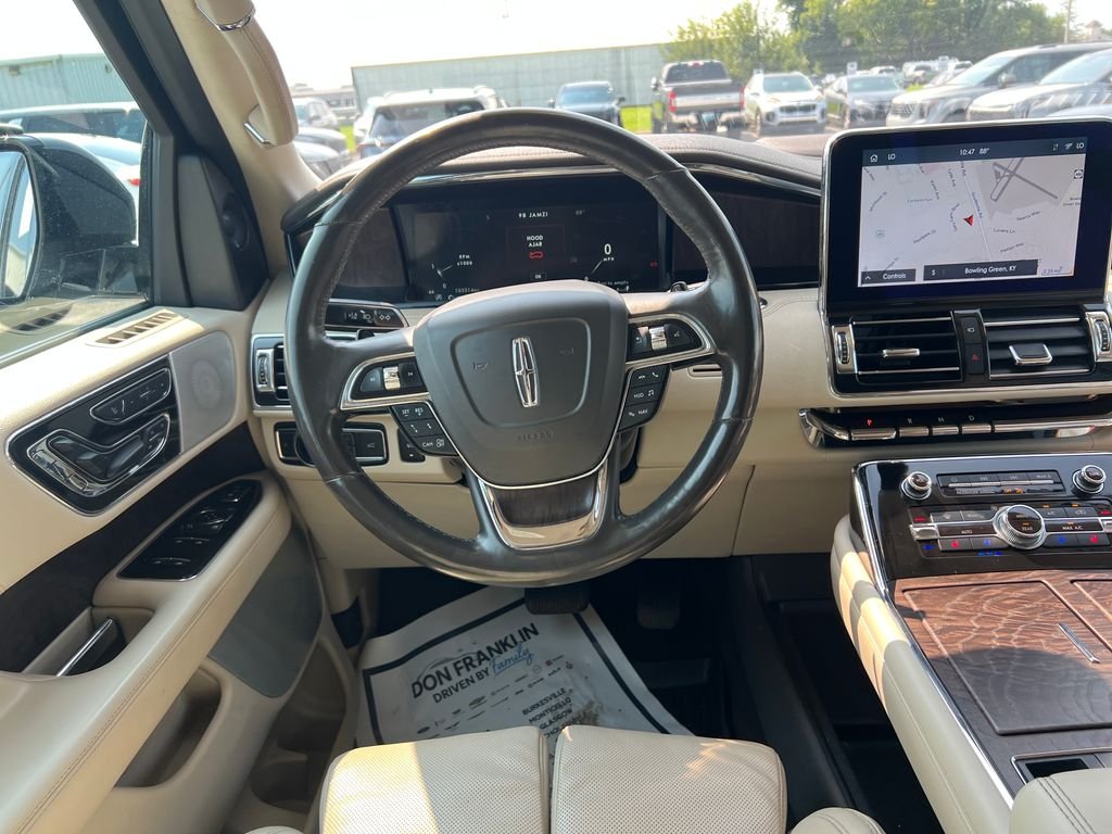 Used 2020 Black Lincoln Reserve image 16