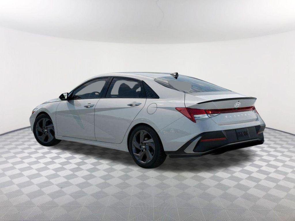 New 2026 White Hyundai SEL Sport Plus image 5
