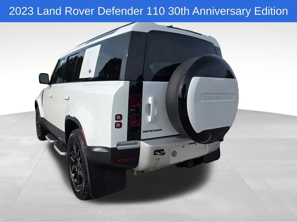 Used 2023  Land Rover S image 7
