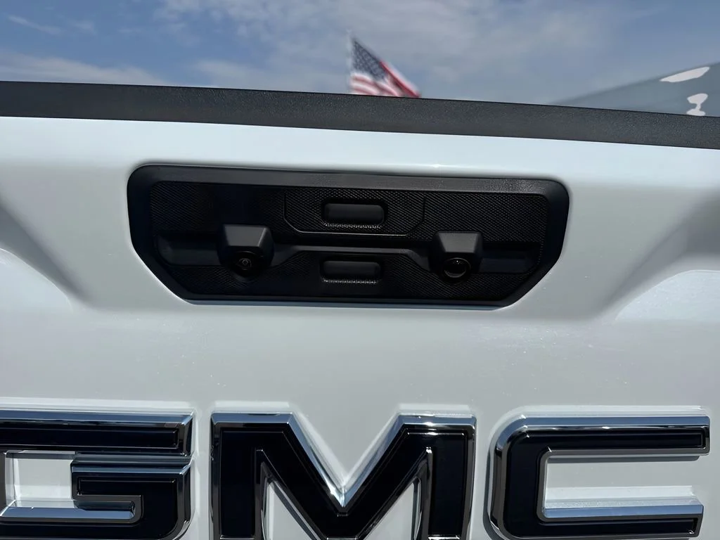 New 2026 Glacier White Tricoat GMC Denali Ultimate image 37