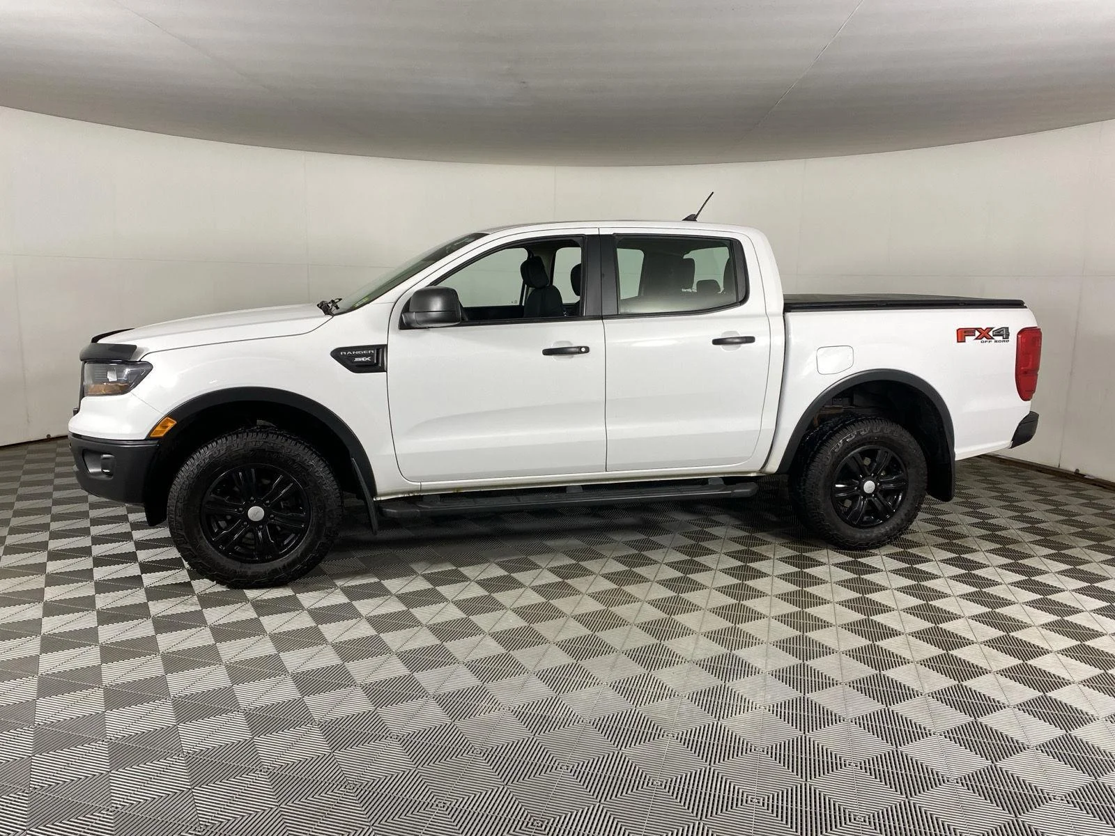 Used 2019 Oxford White Ford XL image 7