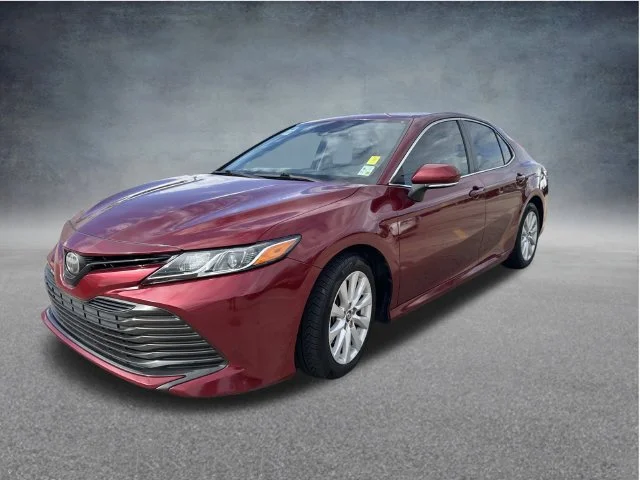 Used 2018 Red Toyota LE image 7