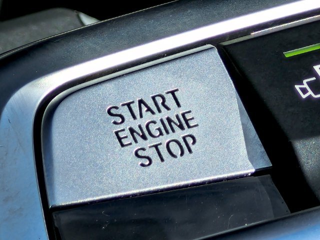 Certified Used 2024 Gray BMW xDrive28i image 25