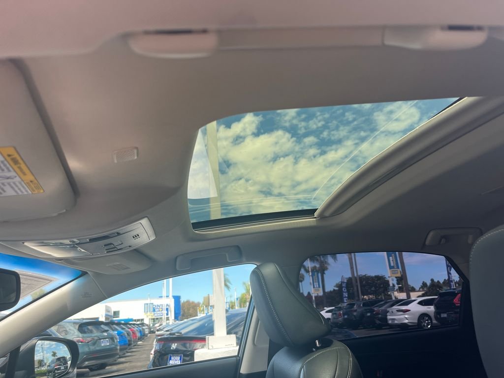 Used 2019 Black Lexus 300h image 20