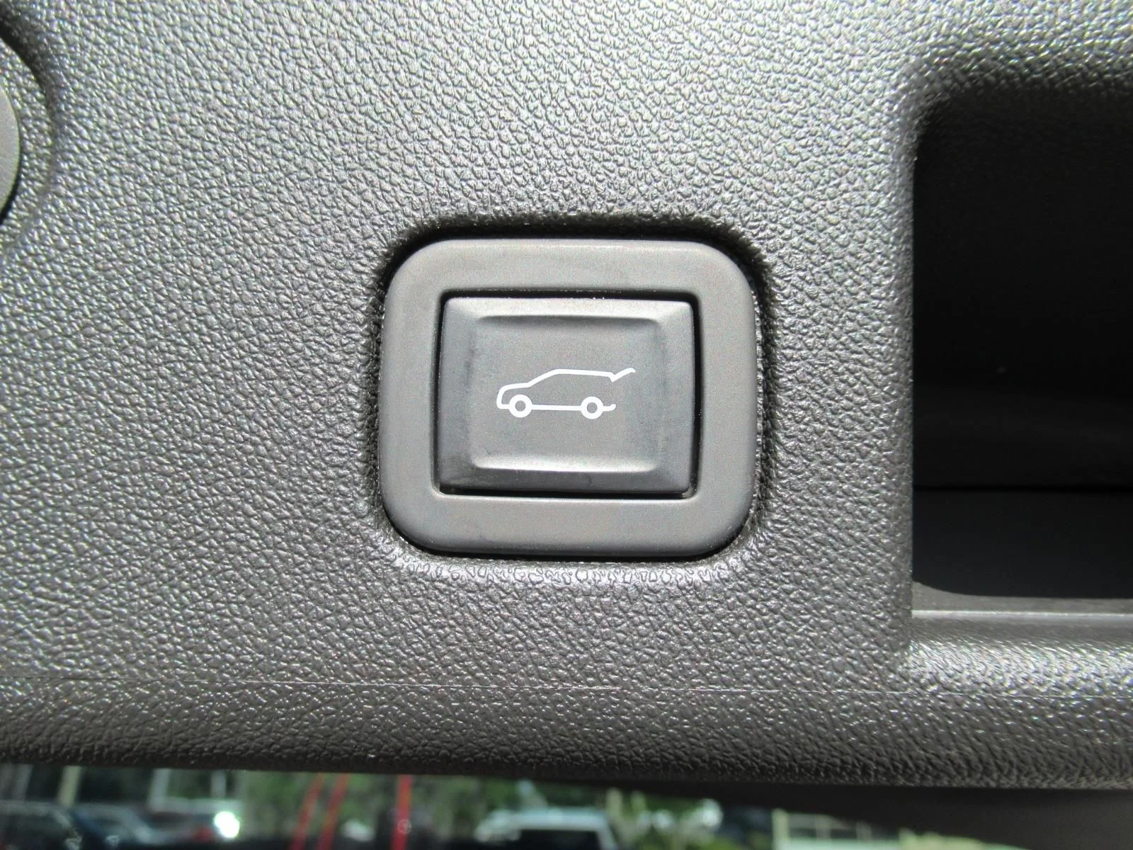 Used 2022 Black Chevrolet Premier image 35