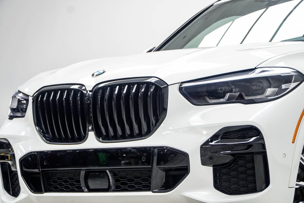 Used 2022 White BMW M50i image 2