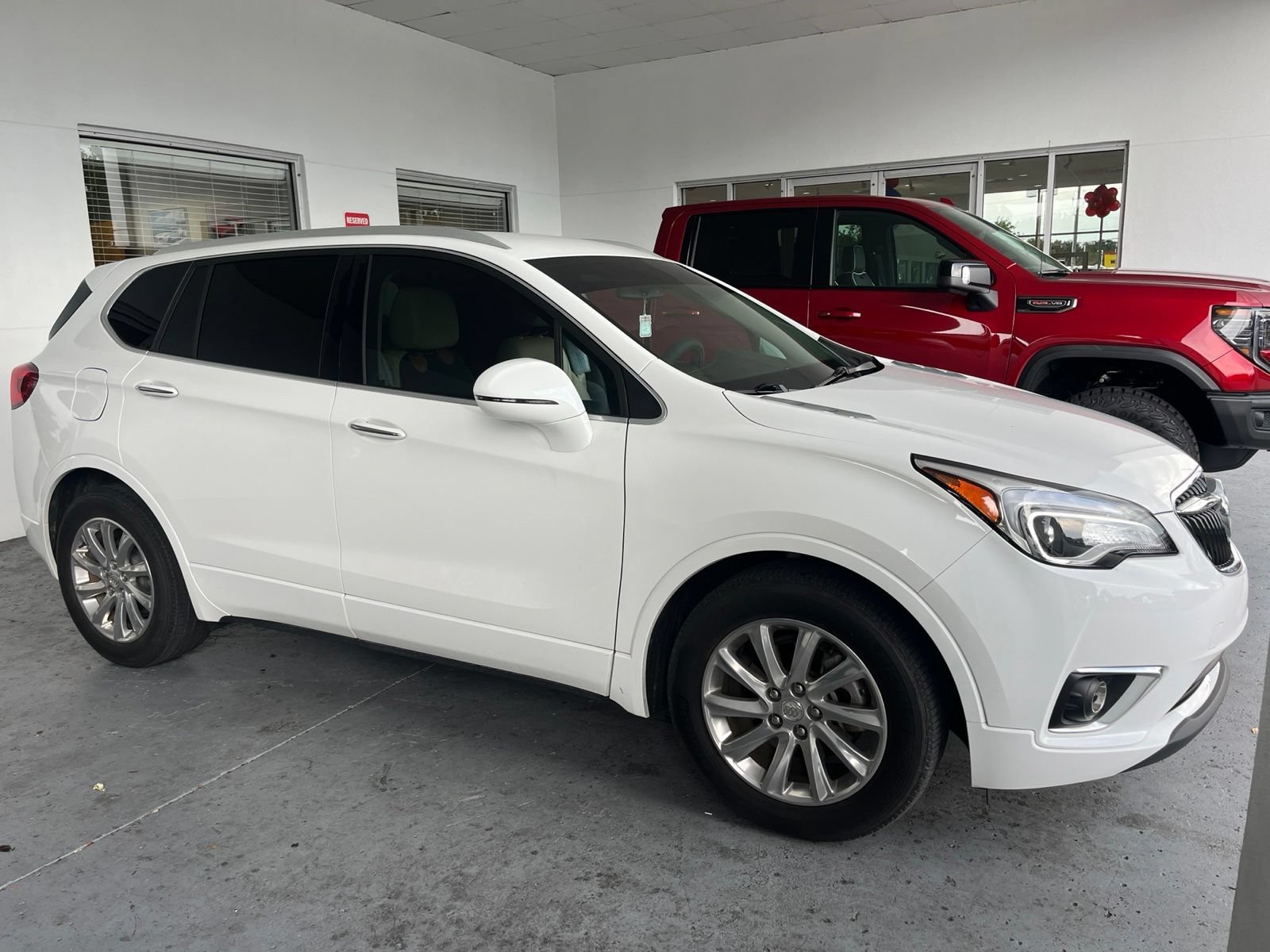 Used 2020 SUMMIT WHITE Buick Essence image 5