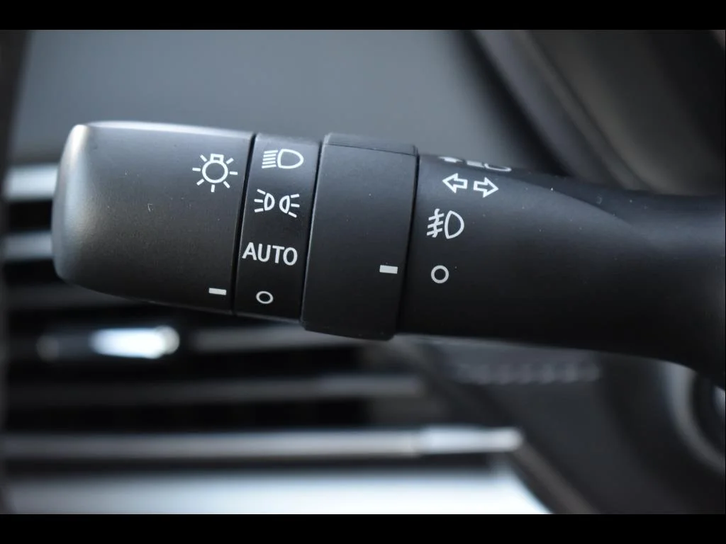 Used 2025 GREEN Subaru Limited image 26