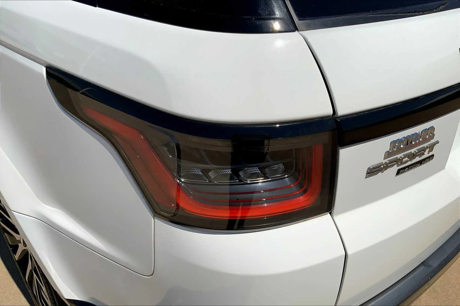 Used 2021 Fuji White Land Rover HSE Silver Edition image 56