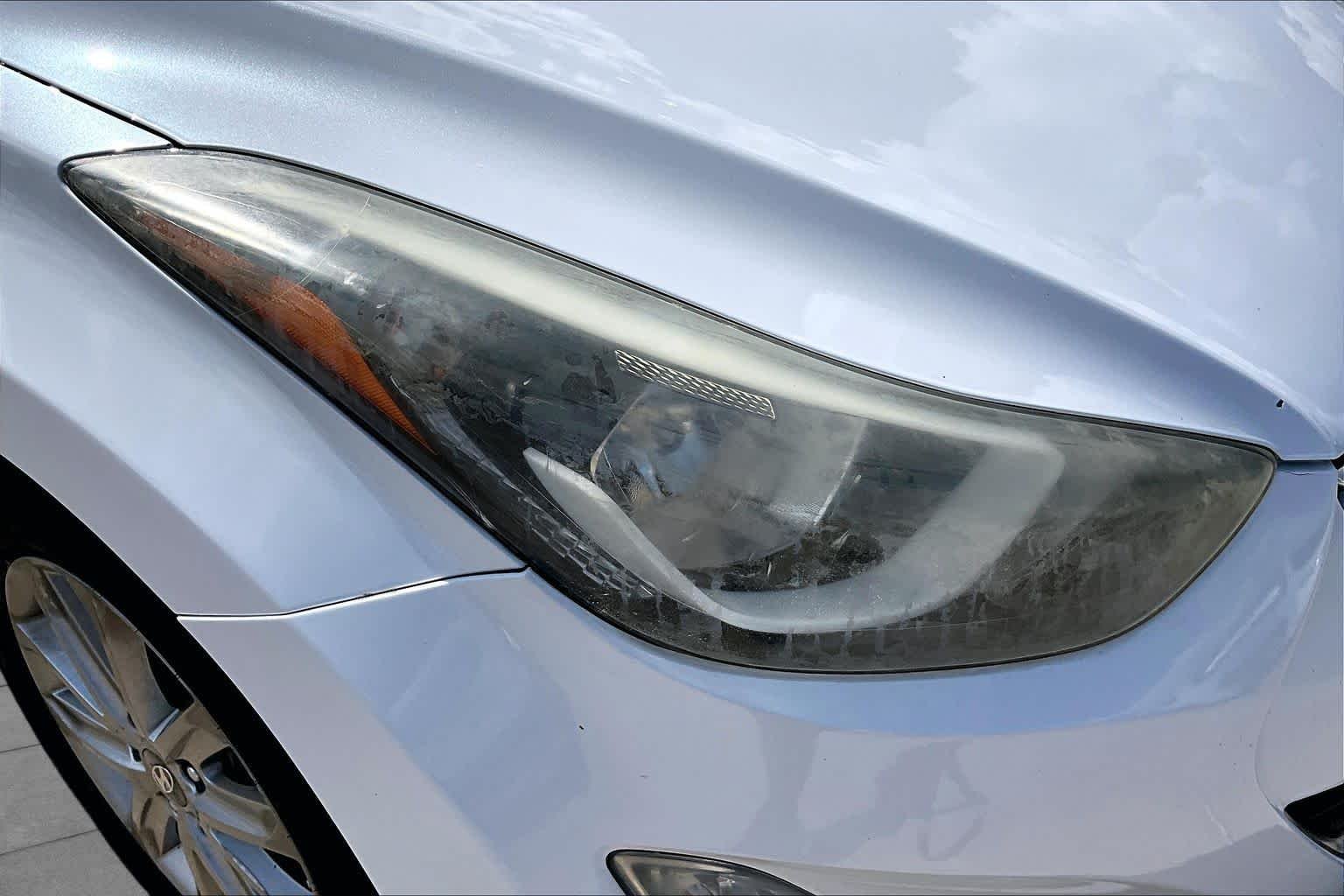 Used 2015 Quartz White Pearl Hyundai SE image 28