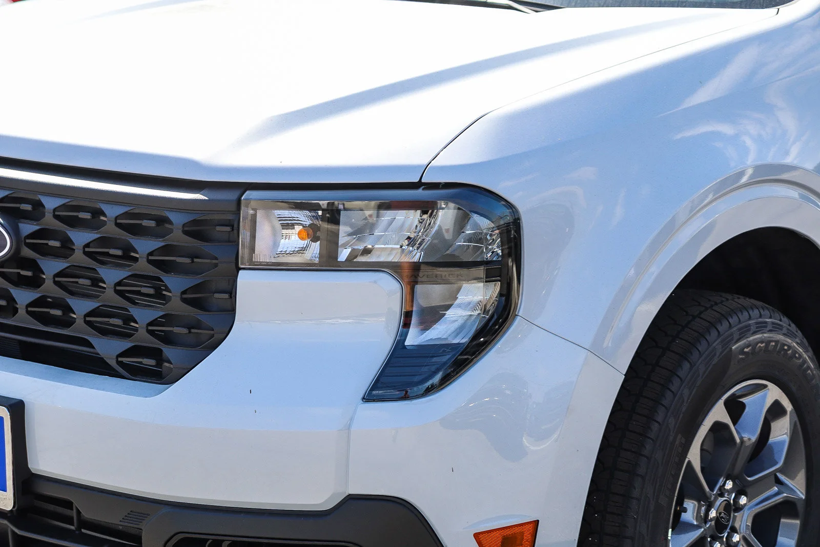 New 2025 White Metallic Ford XLT image 4