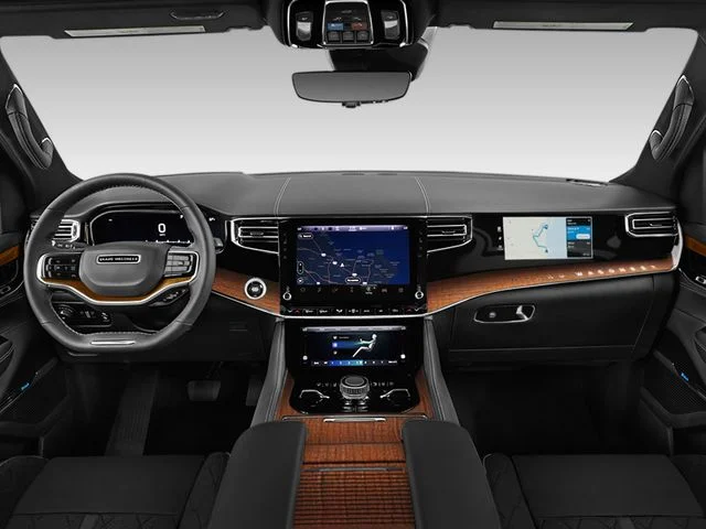 Used 2024 Diamond Black Crystal Pearlcoat Jeep Series III image 3