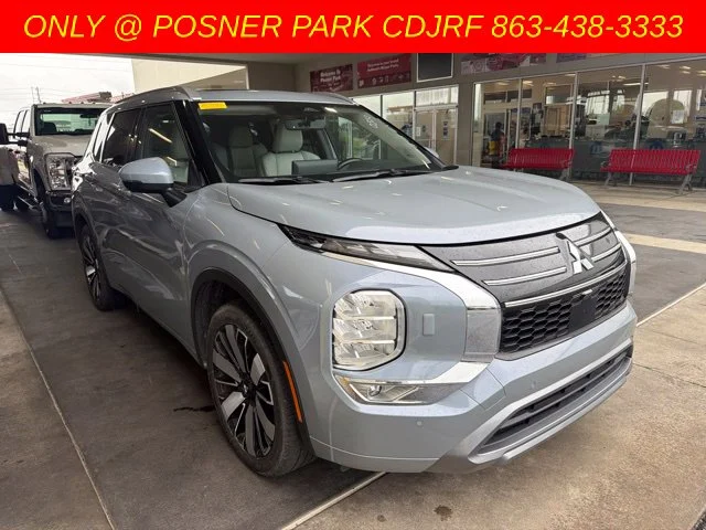 Used 2025  Mitsubishi SEL image 1
