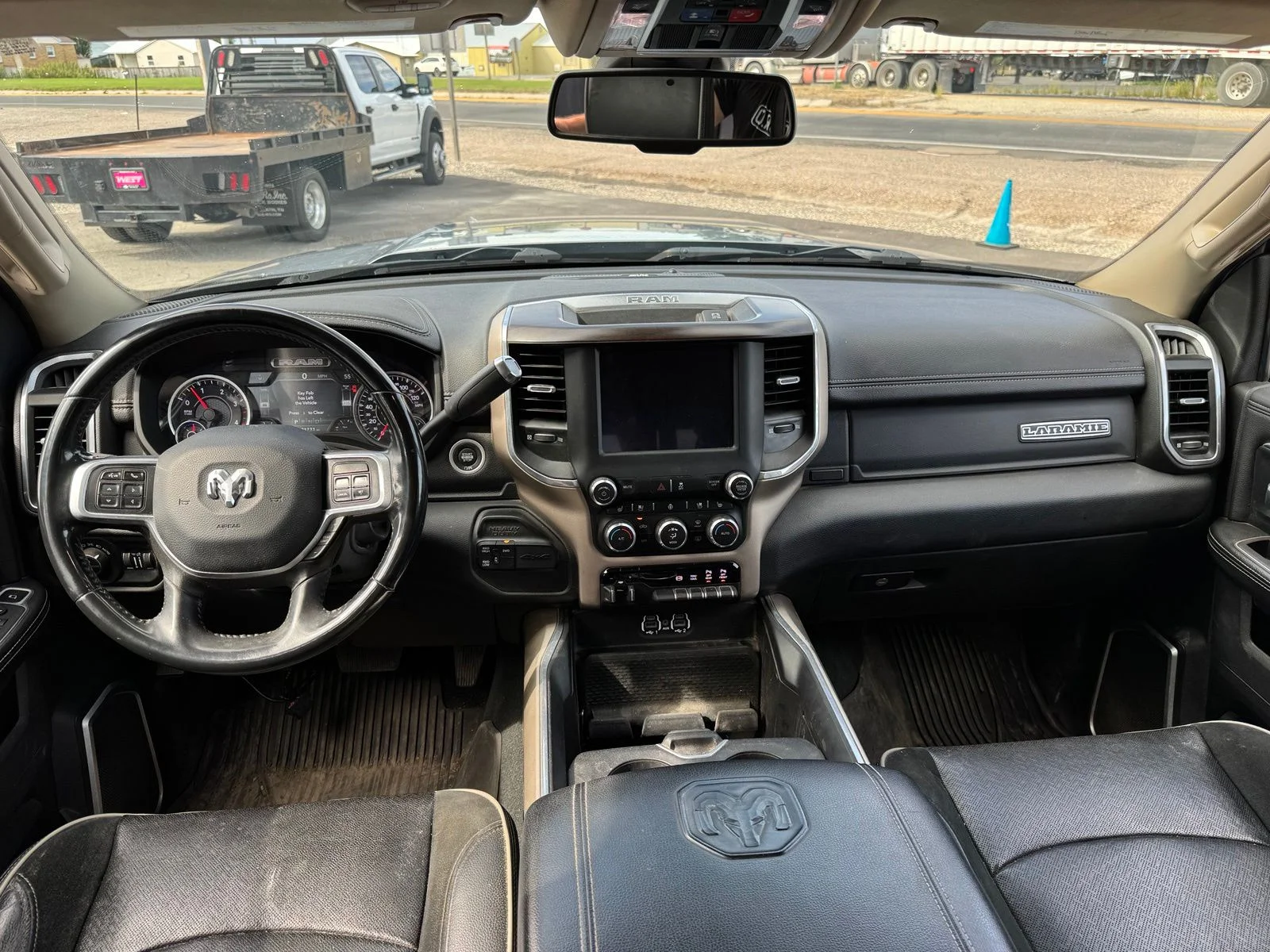 Used 2022 Silver Ram Laramie image 11