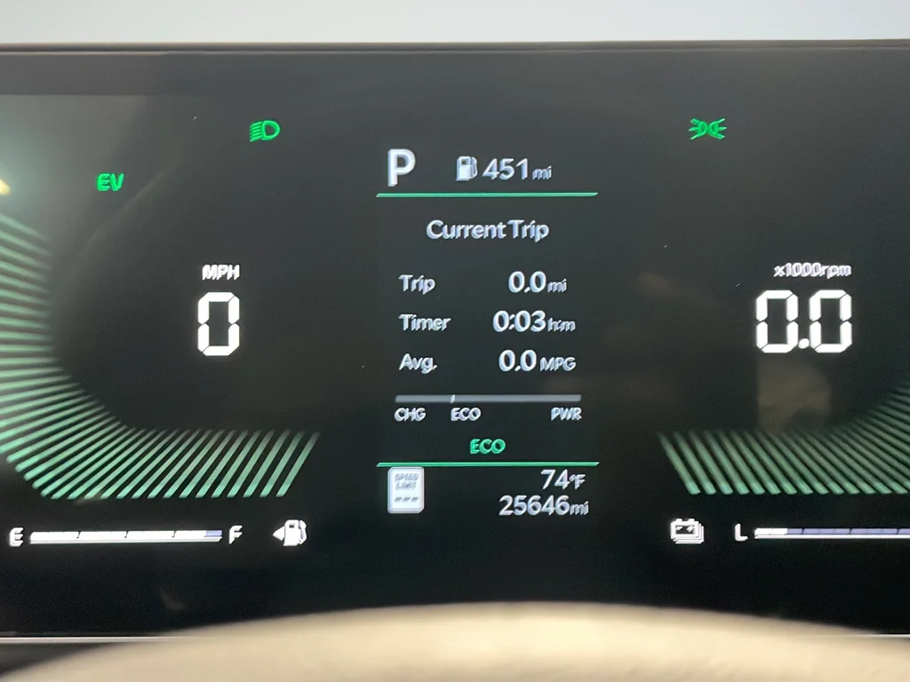 Used 2025 White Kia EX image 23