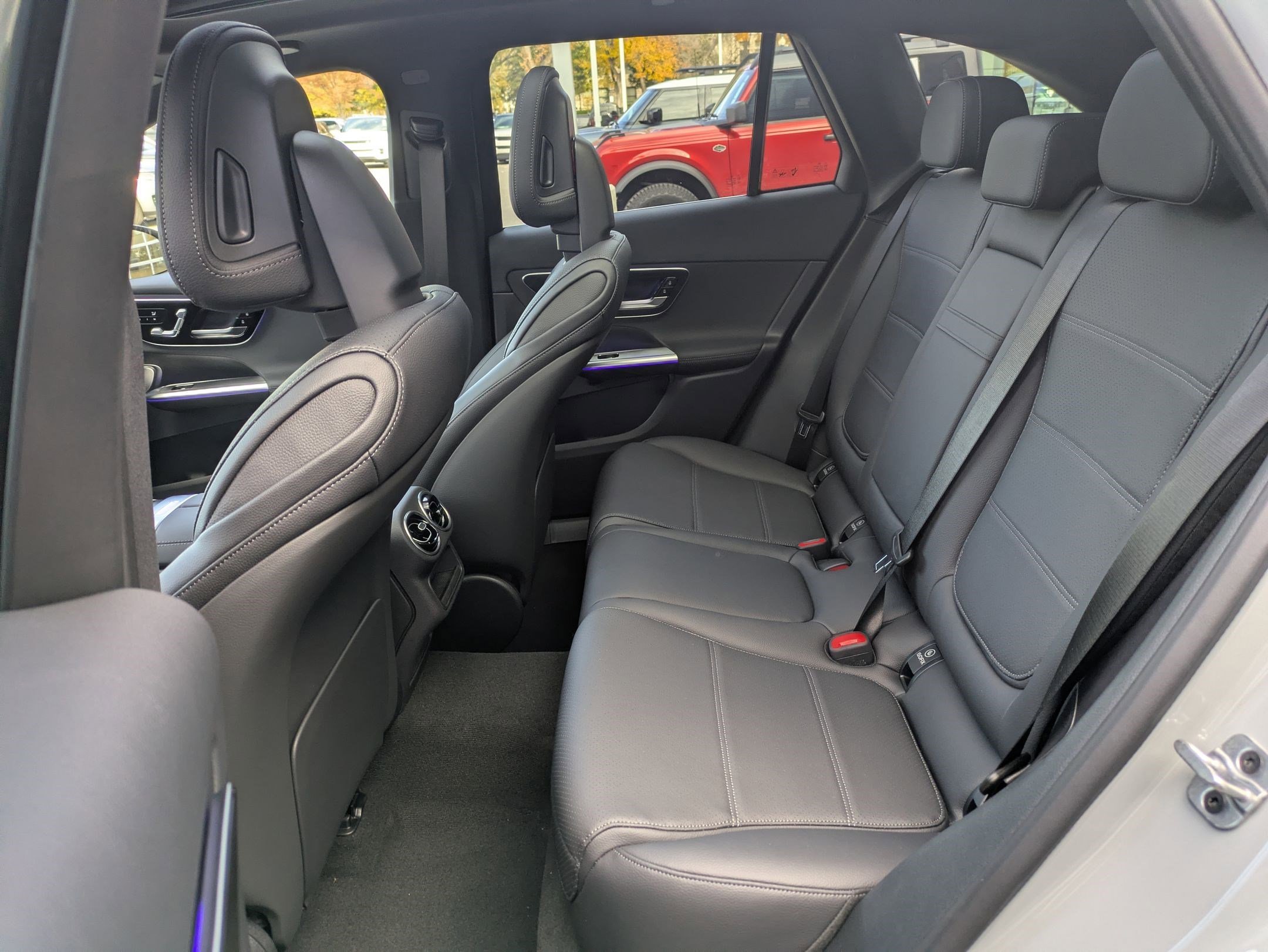 New 2026 MANUFAKTUR Alpine Grey Mercedes-Benz GLC 300 image 33