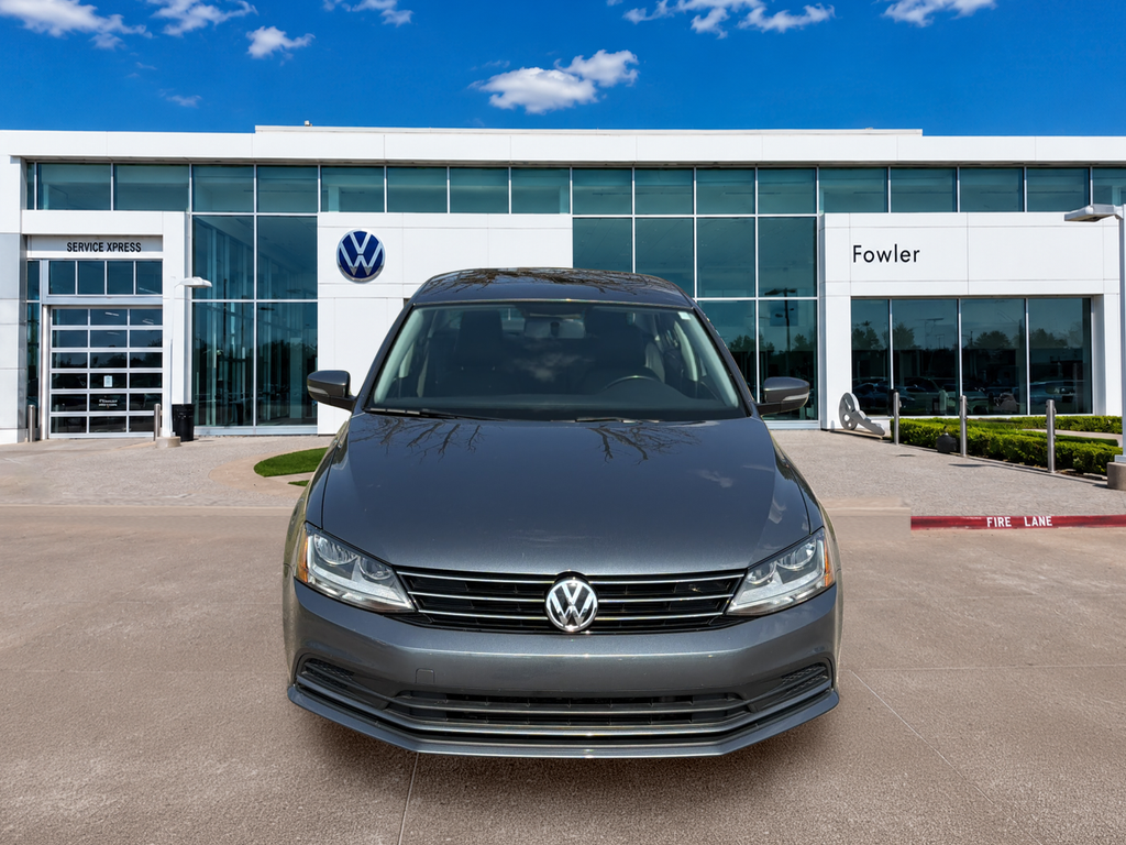 Used 2017 Gray Volkswagen 1.4T SE image 2