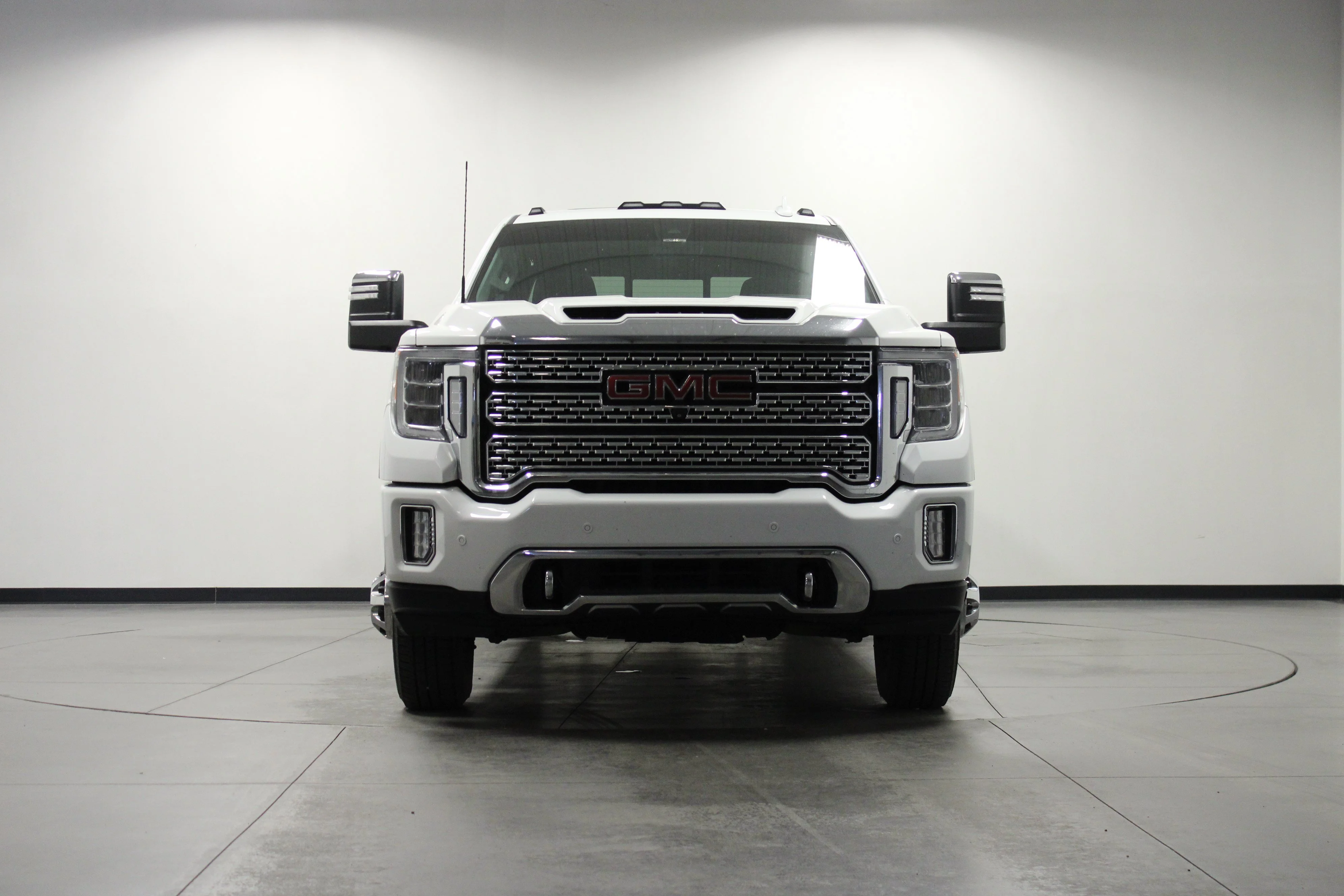 Used 2023 Summit White GMC Denali image 9