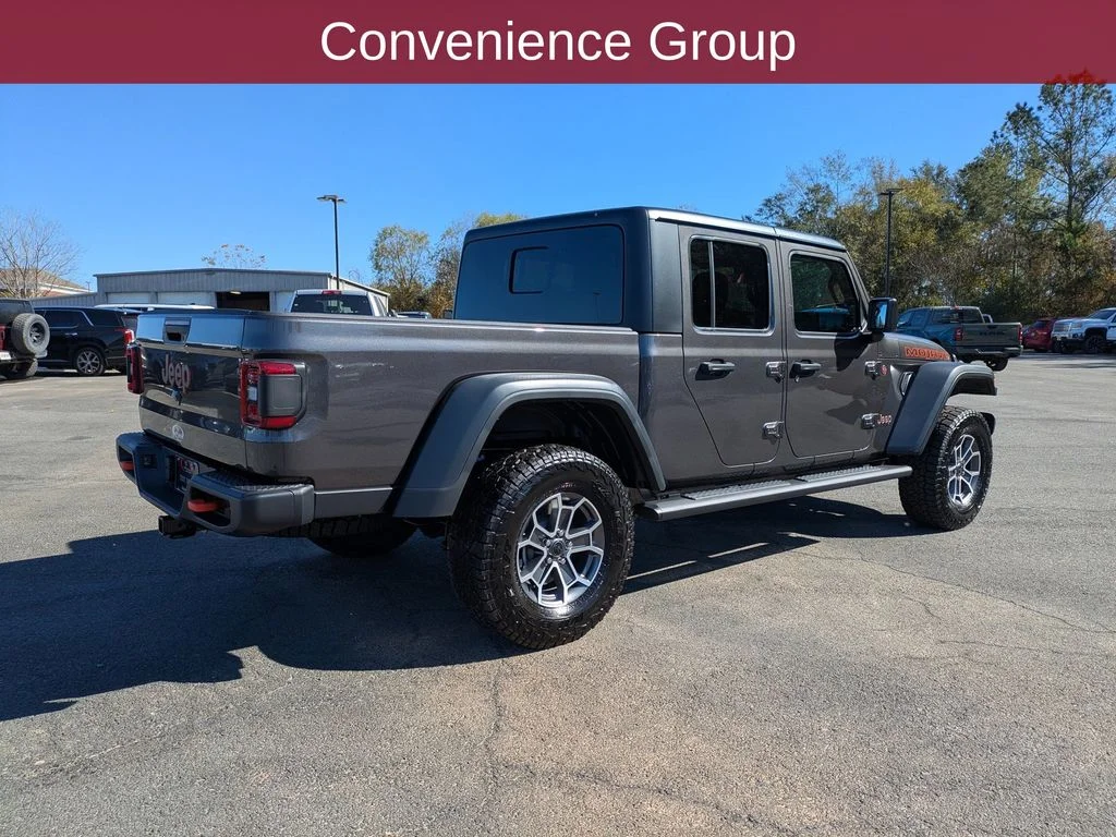 New 2026 Granite Crystal Metallic Clear-Coat Exterior Paint Jeep Mojave image 6