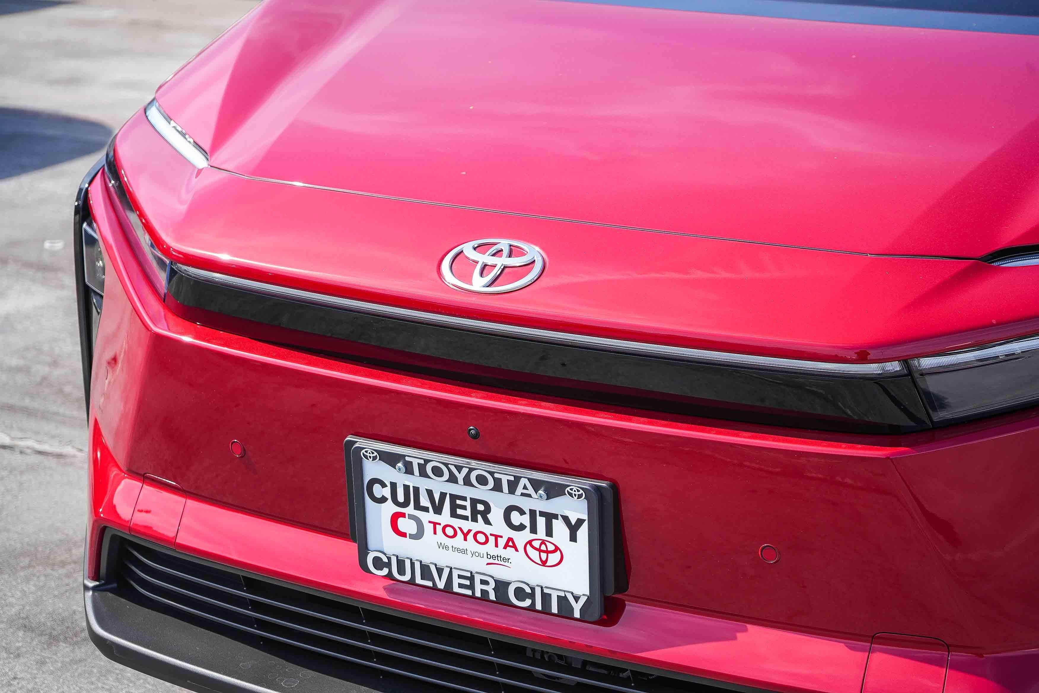 New 2026 Supersonic Red <sup>1</sup> Toyota  Limited image 5