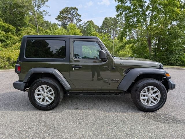 Used 2023 Green Jeep Sport S image 6