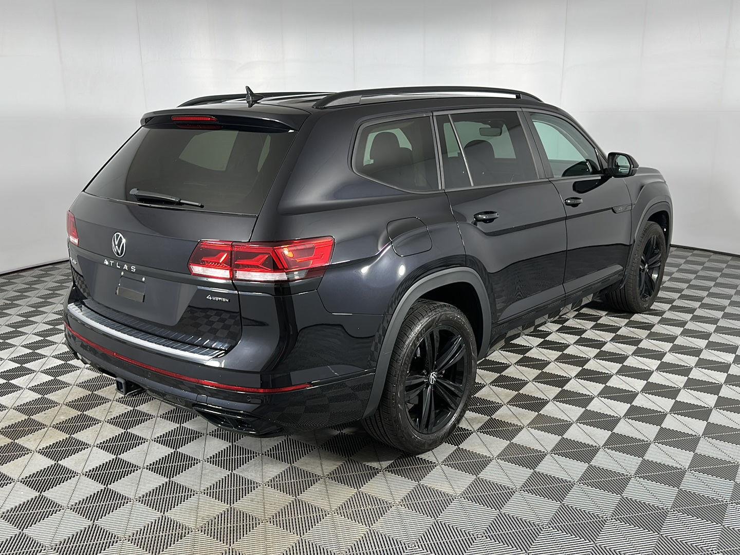 Used 2023 Deep Black Pearl Volkswagen 3.6L V6 SEL R-Line Black image 9