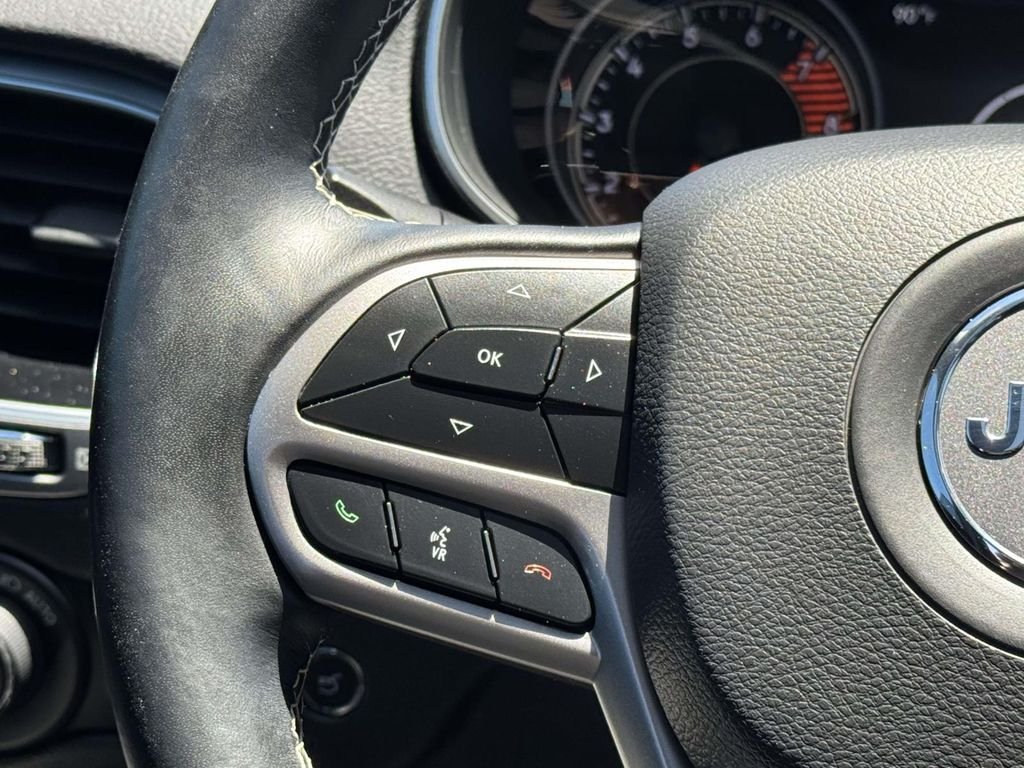 Used 2021 Green Jeep Latitude Lux image 23