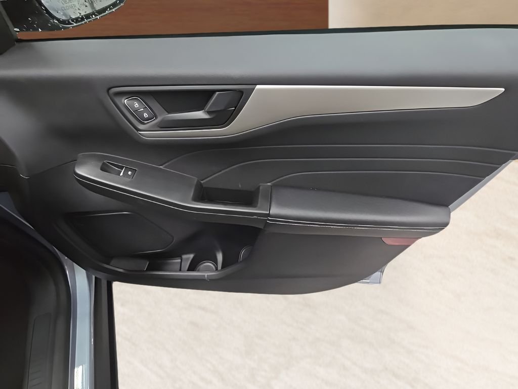 Used 2022 Blue Ford SE image 24