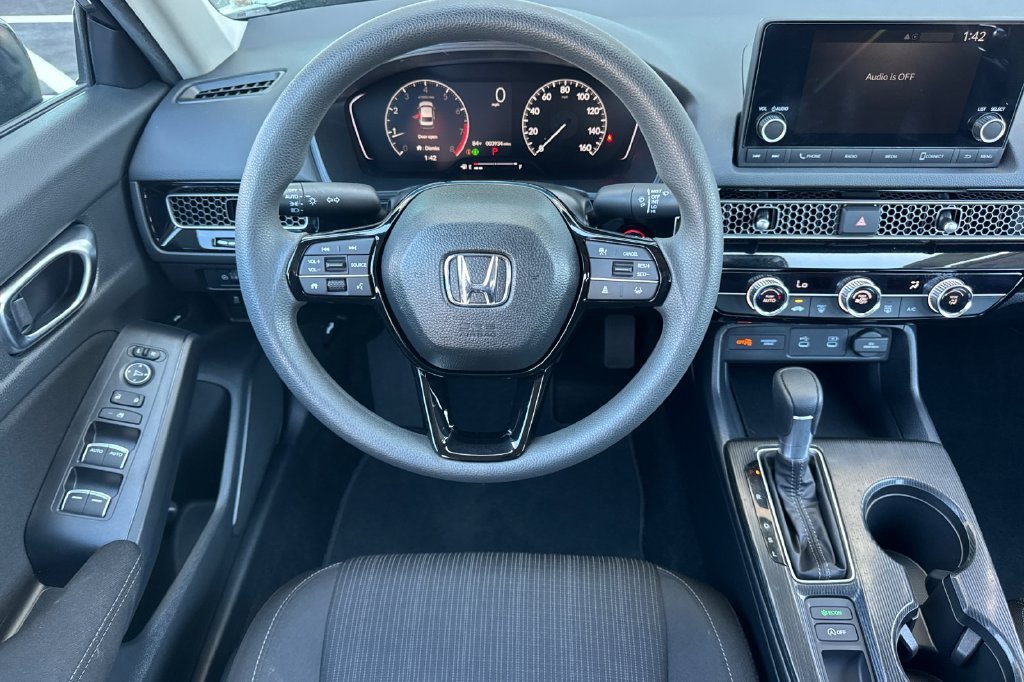 Used 2026 Meteorite Gray Metallic Honda LX image 17