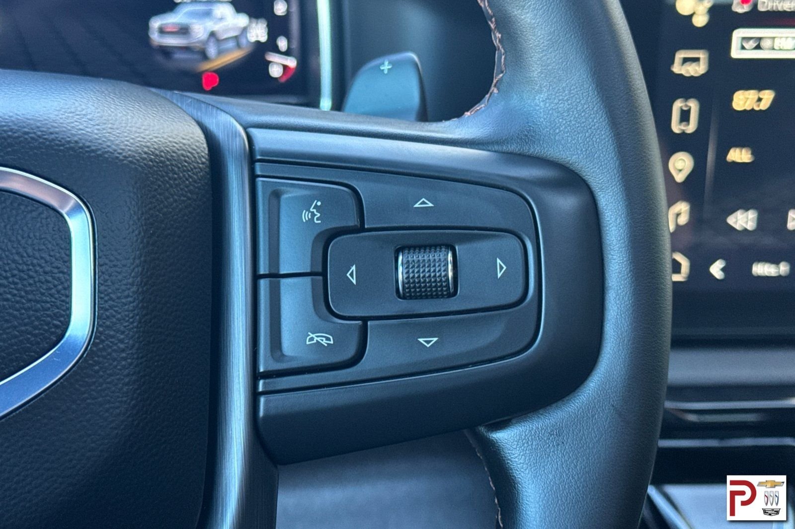 Used 2024 White GMC AT4 image 27