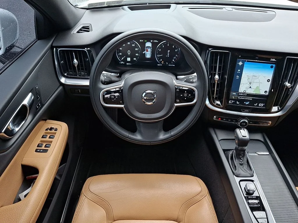 Used 2020 White Volvo T5 image 11