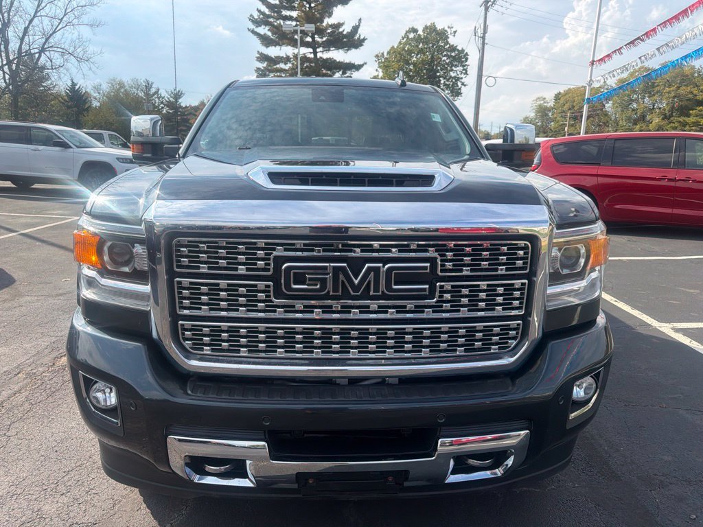 Used 2018 Green GMC Denali image 3