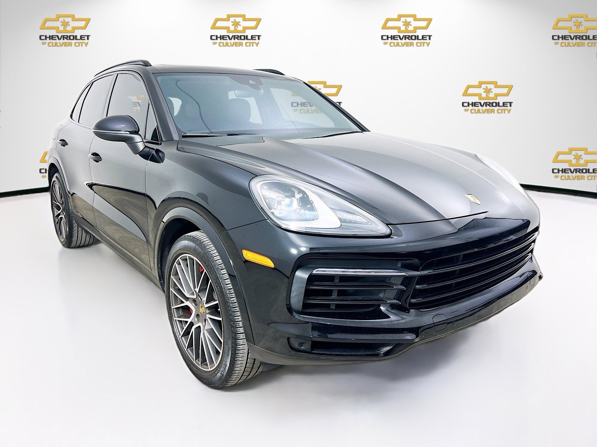 2023 Porsche Cayenne Platinum Edition's photo