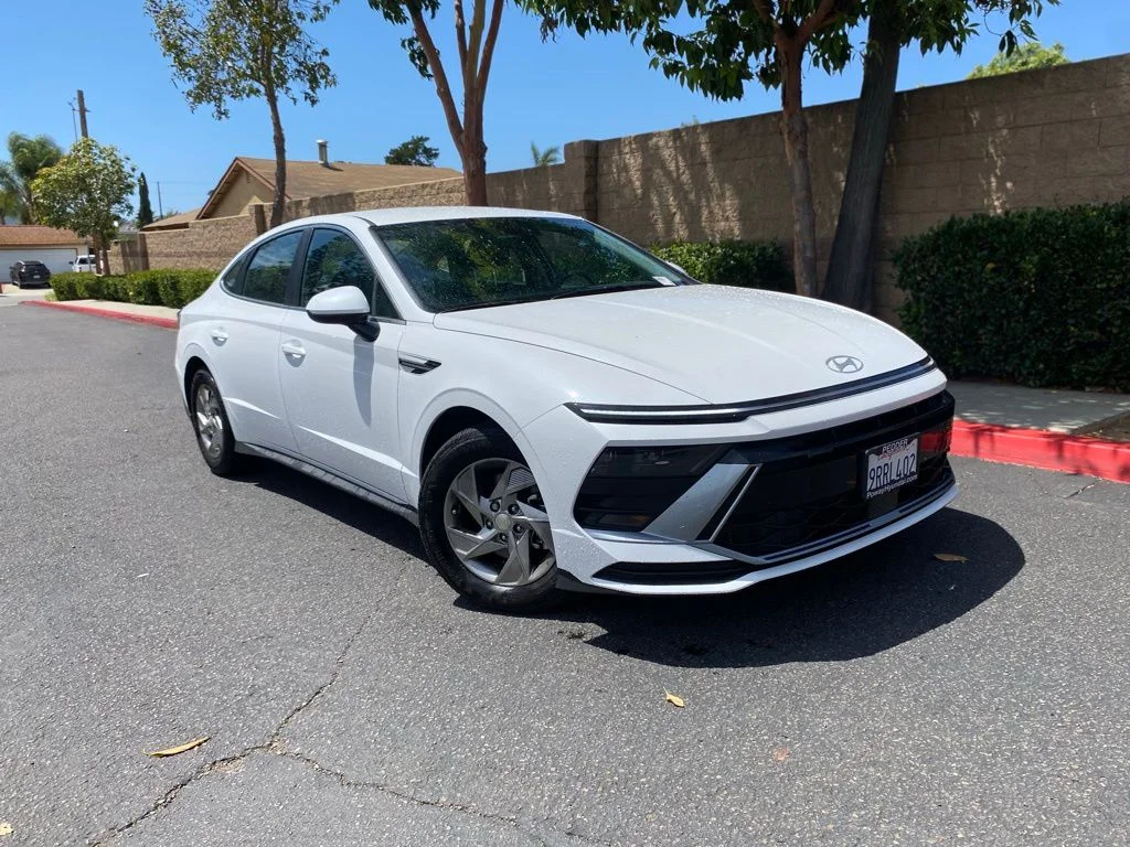 2025 Hyundai Sonata SE's photo