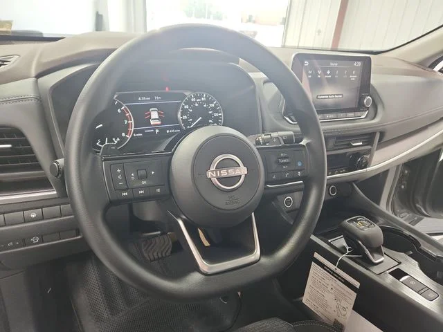 Used 2023 Gray Nissan SV image 18