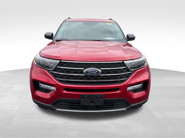 Used 2023 Red Ford XLT image 9