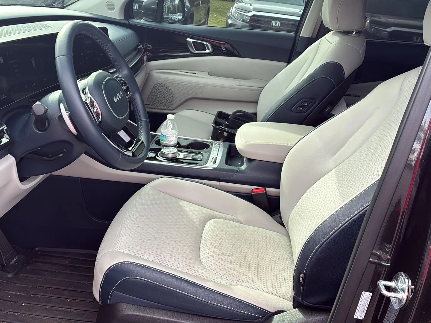 Used 2025 Panthera Metal Kia SX Prestige image 13