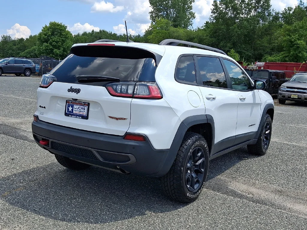 Used 2020 Bright White Clearcoat Jeep Trailhawk image 11