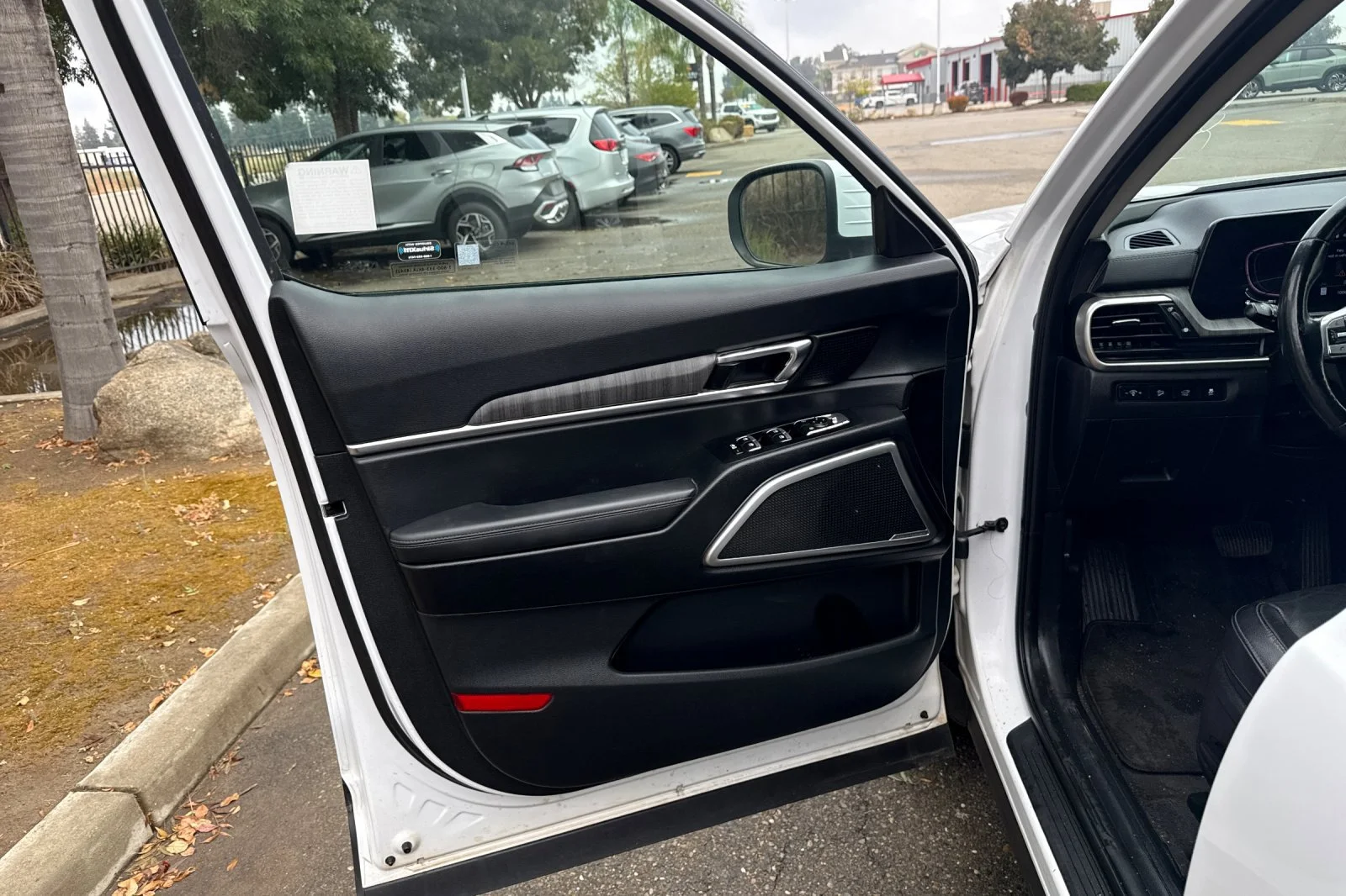 Used 2024 White Kia EX image 8